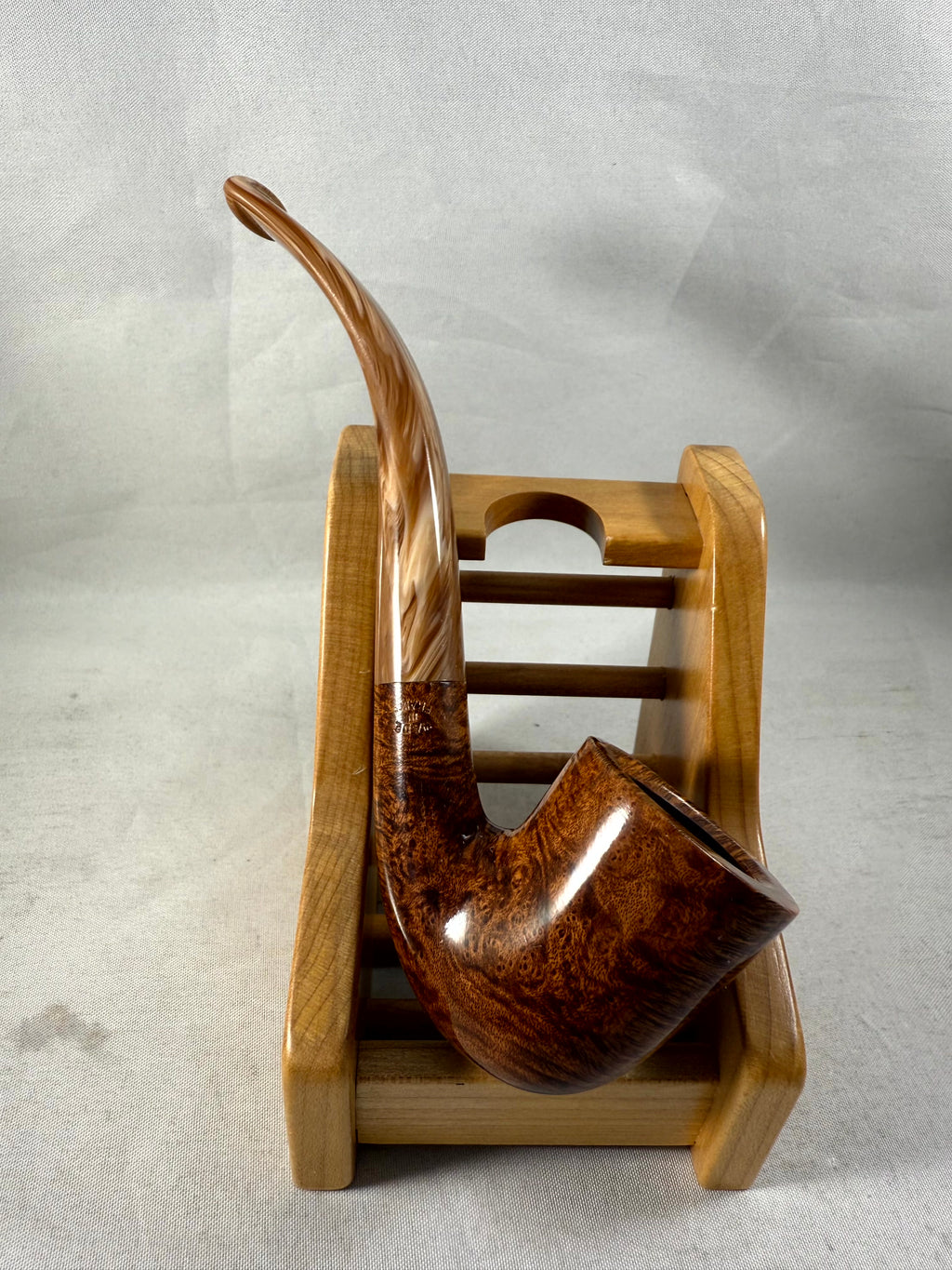 Nougat (102) Tobacco Pipe