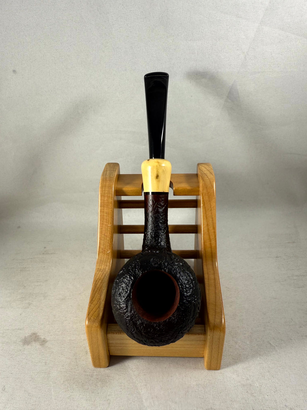 Maitre Pipier Sandblasted Tobacco Pipe