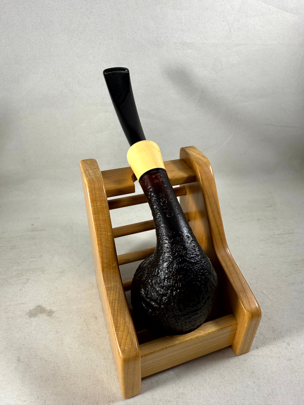 Maitre Pipier Sandblasted Tobacco Pipe